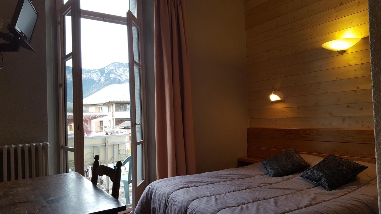 Hôtel Restaurant Glaizette LʼArgentière-la-Bessée Exterior foto